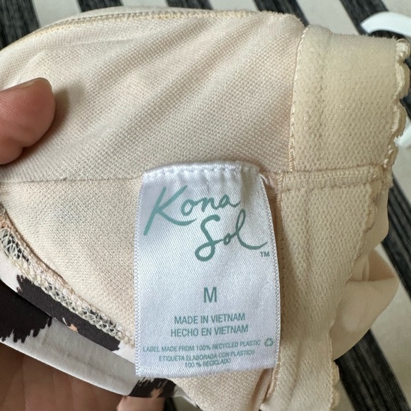 Kona Sol Tortoise Ring One Piece Swimsuit Animal Cheetah Print Size: M NWT - Picture 8 of 13